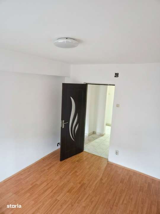 Apartament cu 3 camere decomandat in Cetate-1