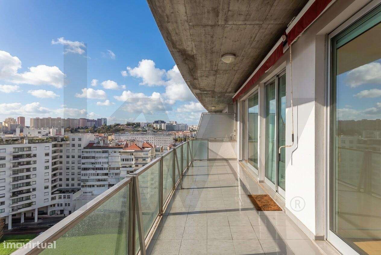 Praça de Espanha | T1 c/ estacionamento e varanda em Edf. de prestígio - Grande imagem: 4/30