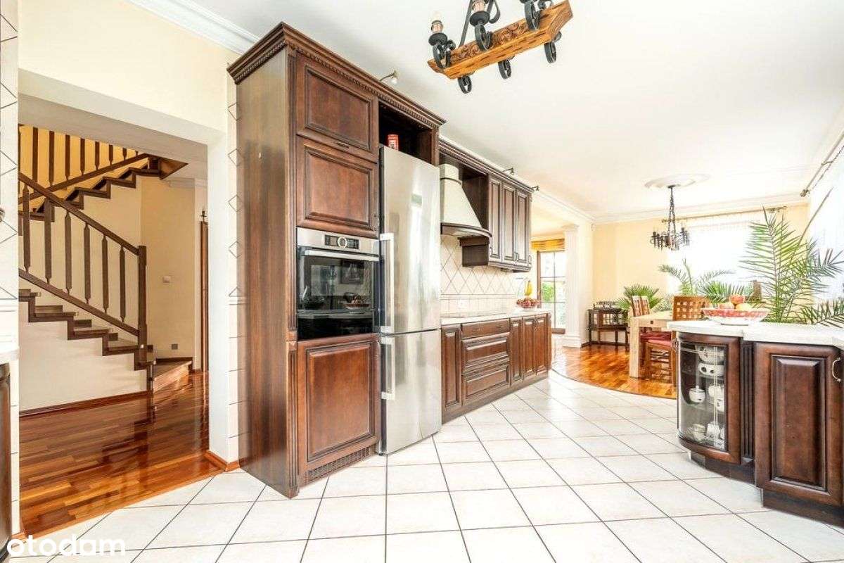 Dom z garażem i pięknym ogrodem - Pełny obrazek: 4/20