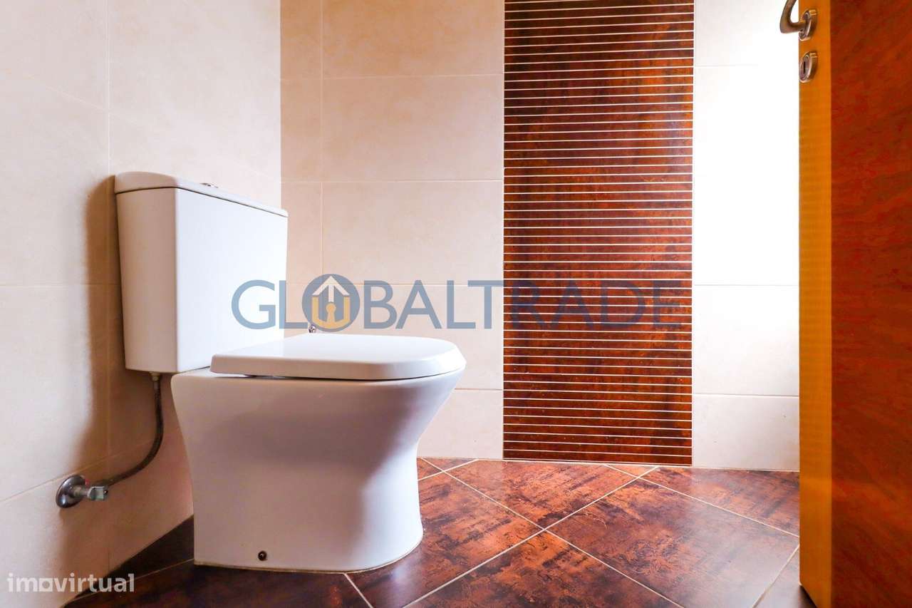 Moradia T3 com Terraço em Valbom-21