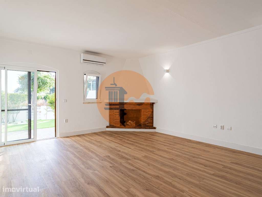 Encantadora Moradia V2+1 com Espaços Exteriores Privativos a Dois P... - Grande imagem: 4/31