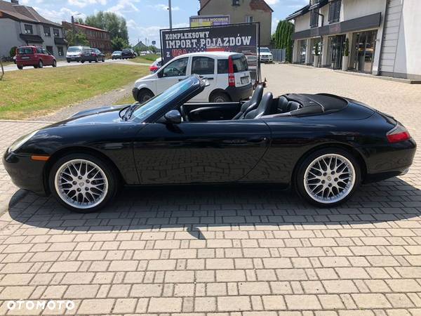 Porsche 911 Carrera Cabrio - 2