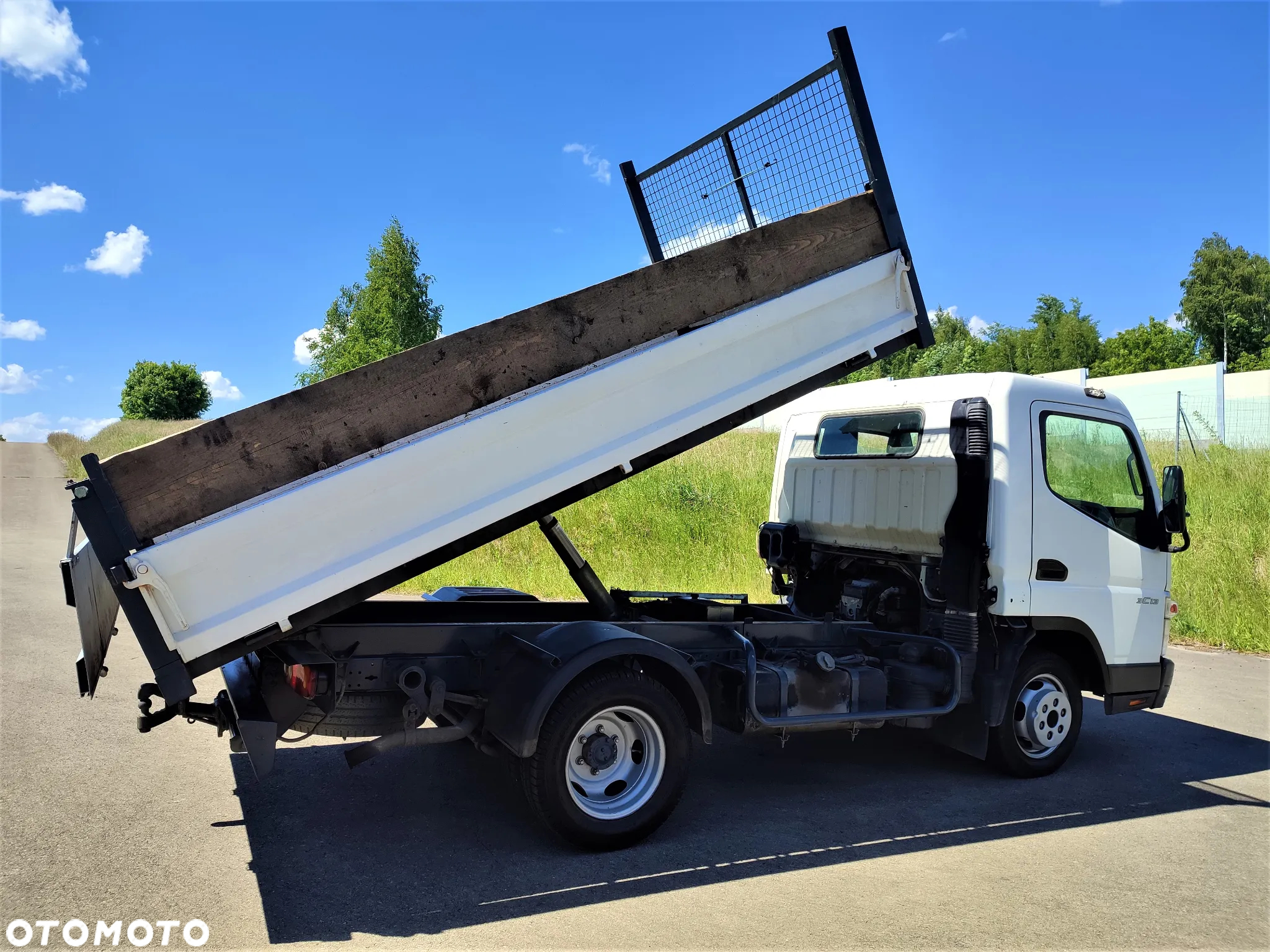 Mitsubishi Fuso Canter - 13