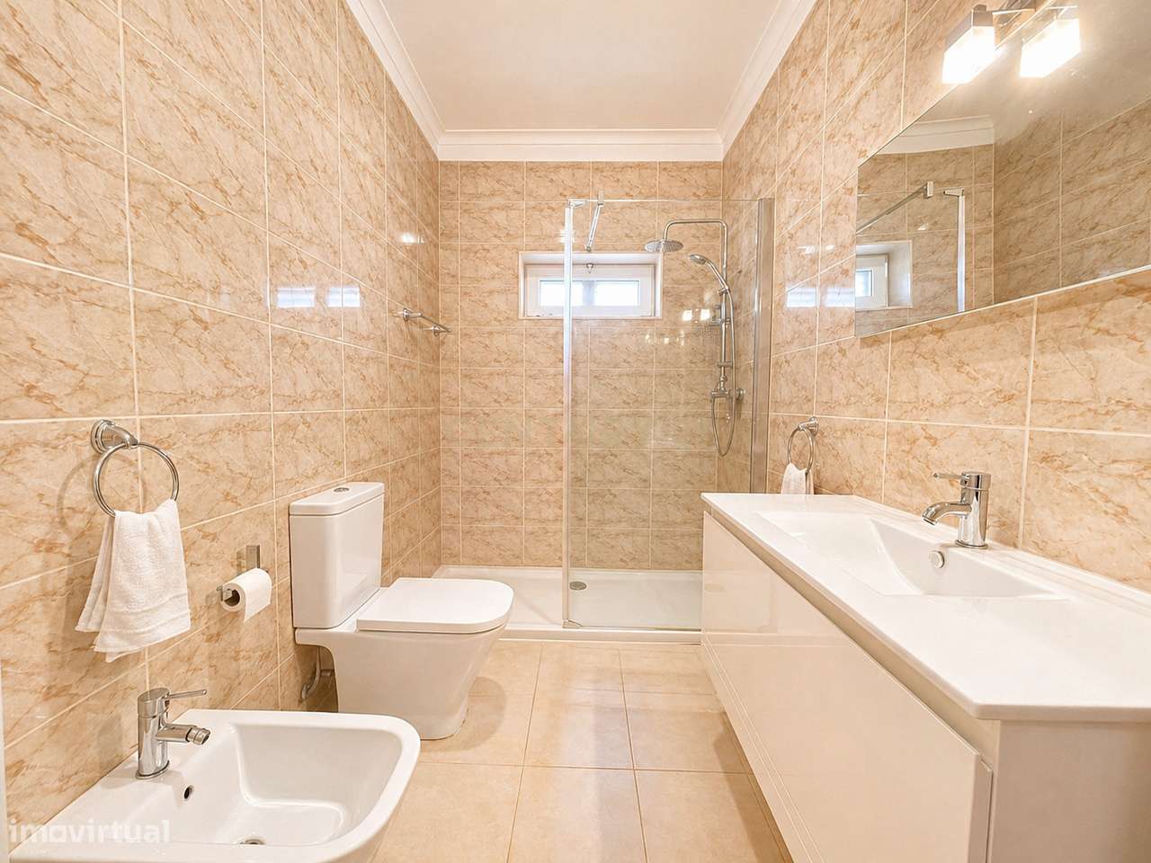 Moradia T3 com excelente privacidade, piscina e grande espaço exterior-14