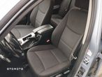 BMW Seria 3 318i Touring - 24