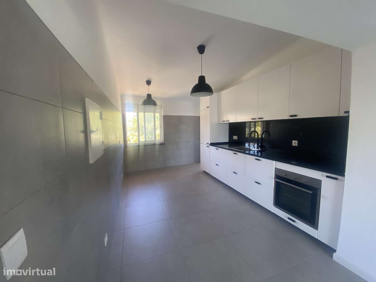 T2 com arrecadação, totalmente remodelado em Lisboa/Olivais-Encarnação - Grande imagem: 3/46