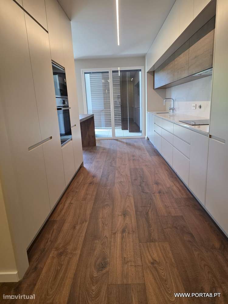 Apartamento T3 Novo com garagem-6
