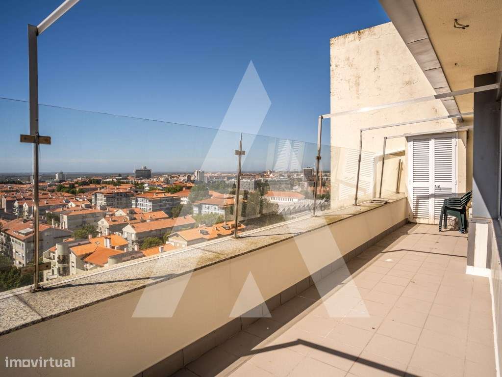 Apartamento T4 com Terraço de 90 m² no Centro de Aveiro-5