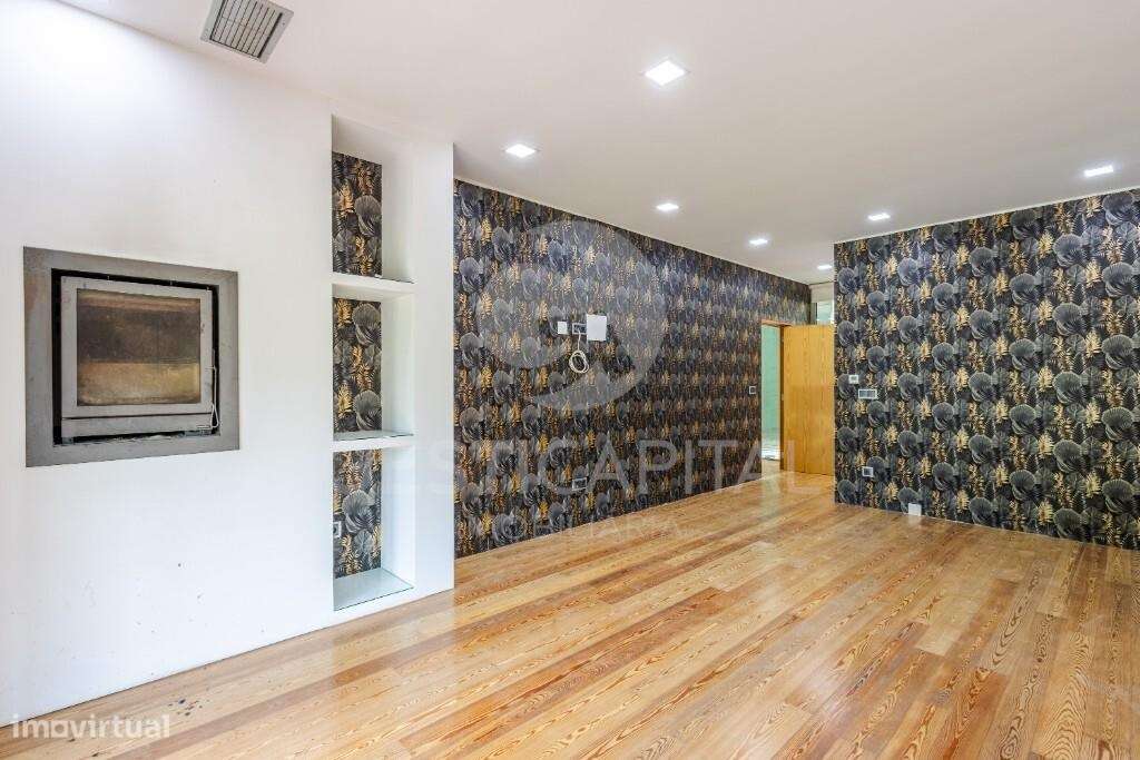 Moradia T4 Térrea de Luxo em Pedra com Terreno, Garagem e Levada Natur-25