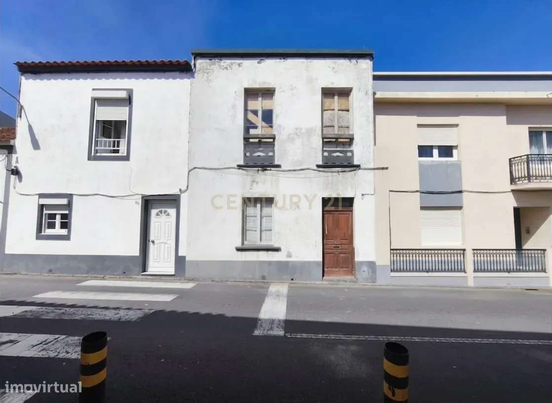 Entre a Cidade e o Mar: Moradia com Elevado Potencial | São Roque, Pon-0