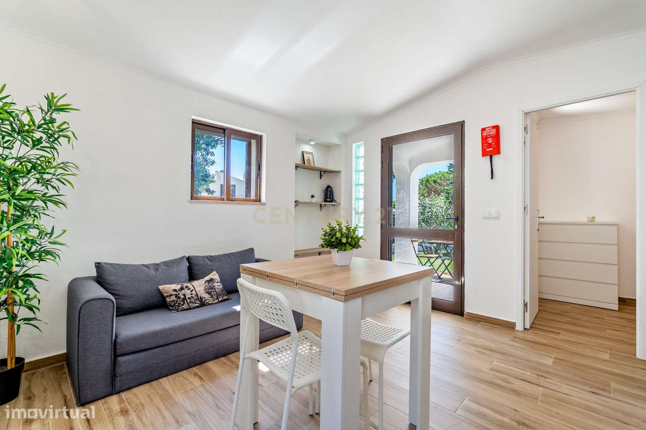 Apartamento de Charme, Totalmente Renovado, em condomínio fechado - Grande imagem: 4/32