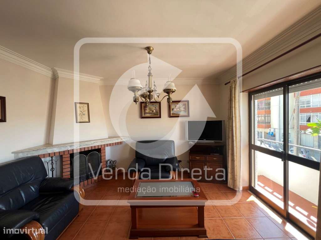 Andar de moradia T3 com garagem, Barreiro-5