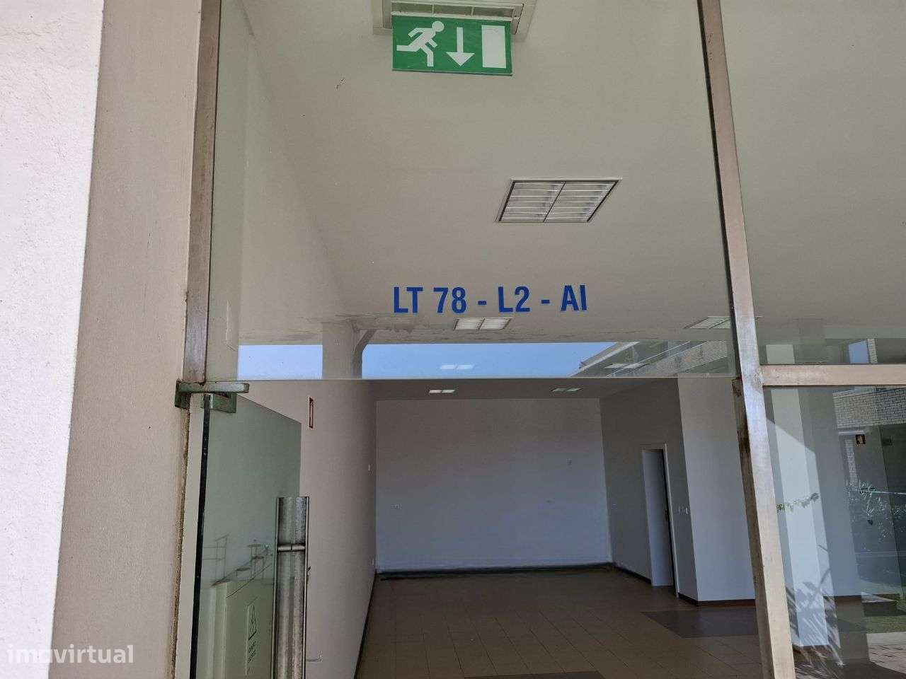 Quinta da Barca - Loja com 353 m2 - Grande imagem: 4/59