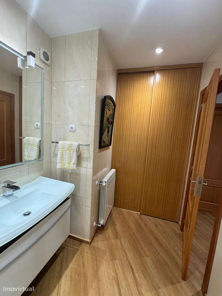 Apartamento T3 - 181m2- Localizado no Centro de Esposende-10