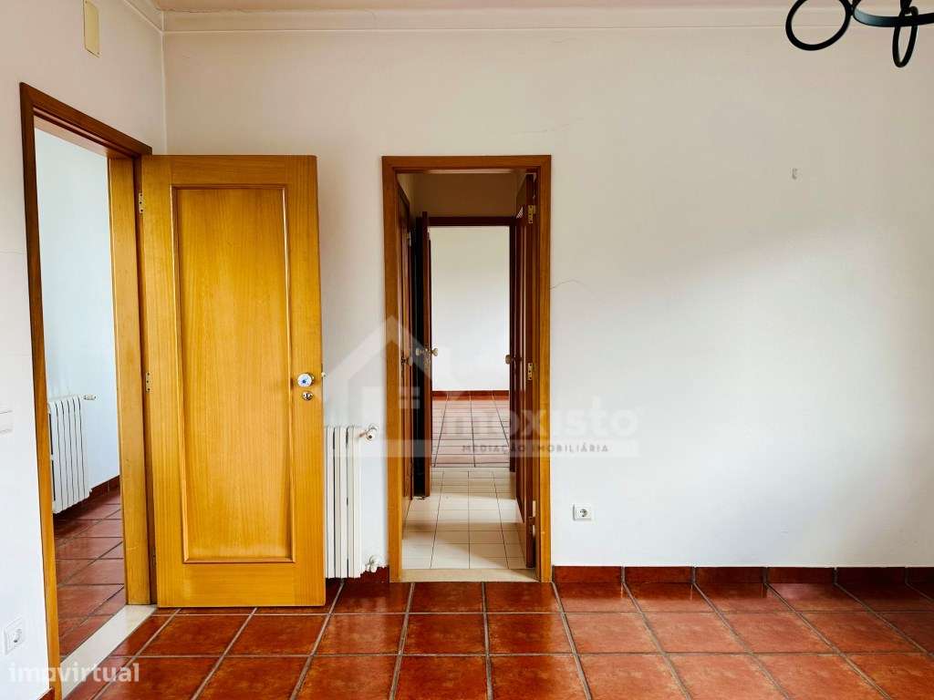 Moradia T6 pronta a habitar com piscina em Lousã-18