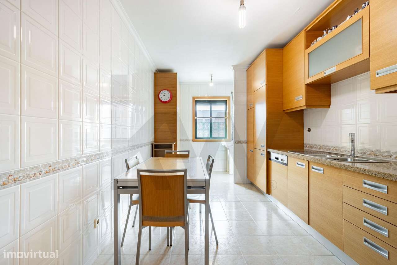 Apartamento T4 com excelente exposição solar em São João da Madeira - Grande imagem: 4/25