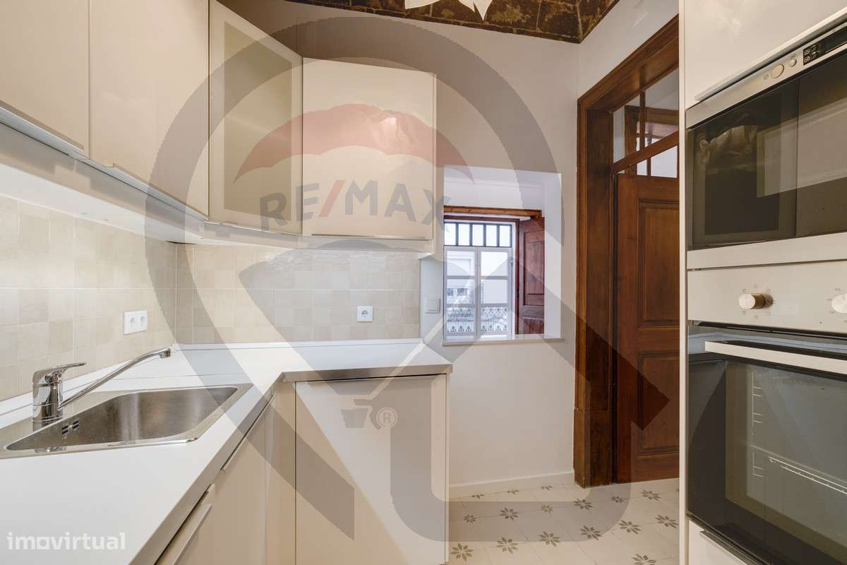 Moradia T3 Renovada no Centro Histórico de Évora – Charme Único-15