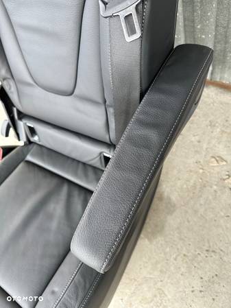 Mercedes 447 Vito EQV Metris skórzany fotel pojedynczy tyl czarna skóra biała nić 2 podłokietniki V klasa Isofix - 9