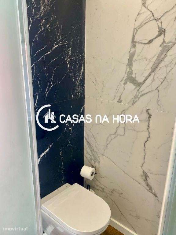 Moradia Triplex T2 em Almada na Rua Capitão Leitão-21