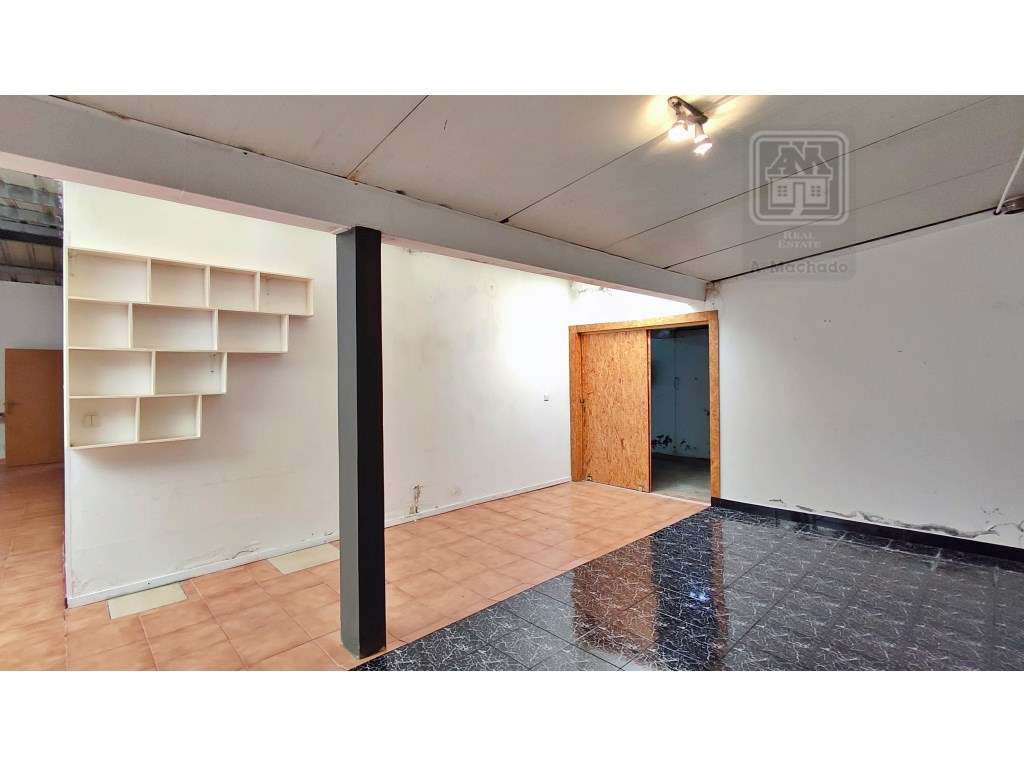 VENDA de CASA - MORADIA com garagem, jardim e quintal - Pico da Ped...-45