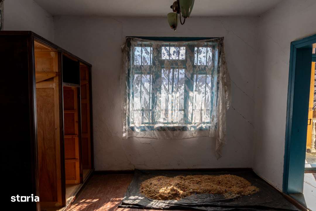 Ai plecat din Solont, dar terenul asta de 1737mp te cheama inapoi-11