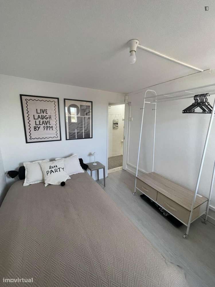 Quarto - localizado em Alta Universitária Coimbra - Grande imagem: 5/10