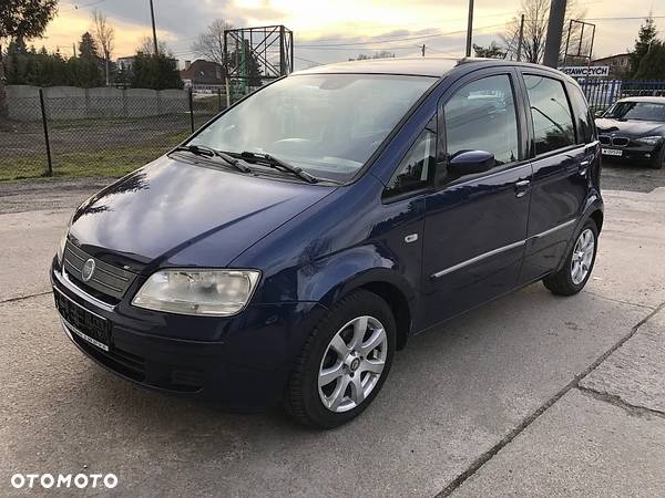 Fiat Idea 1.4 16V Dynamic - 29