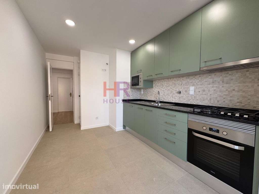 Coimbra à Casa Branca arrenda- se T2 renovado. - Grande imagem: 2/24