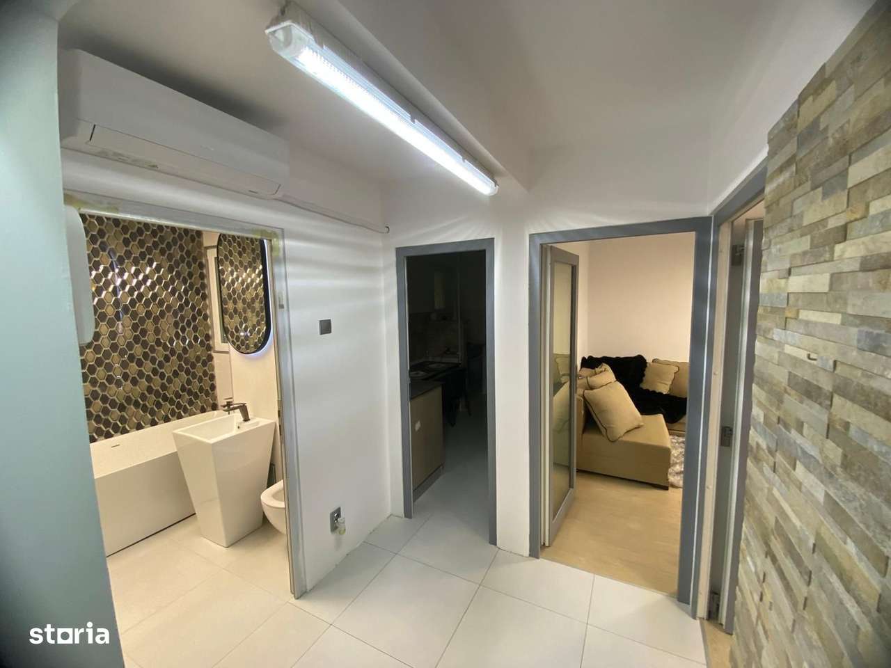 Eroii Revolutiei apartament 2 camere, renovat modern - Imagine principală: 4/17