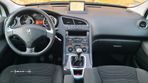 Peugeot 5008 1.6 BlueHDi Allure J17 - 11