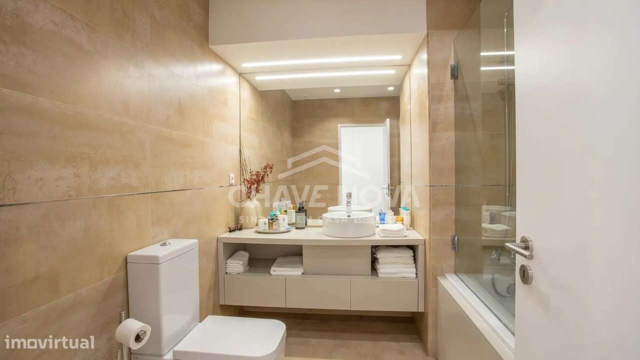 Moradia T3 com 4 casas de banho e piscina na Madalena-14