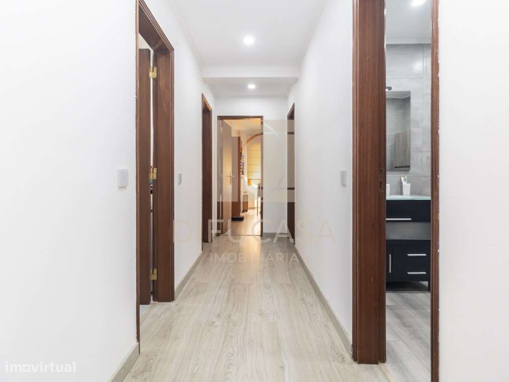 R363 APARTAMENTO T3 muito bem localizado-11
