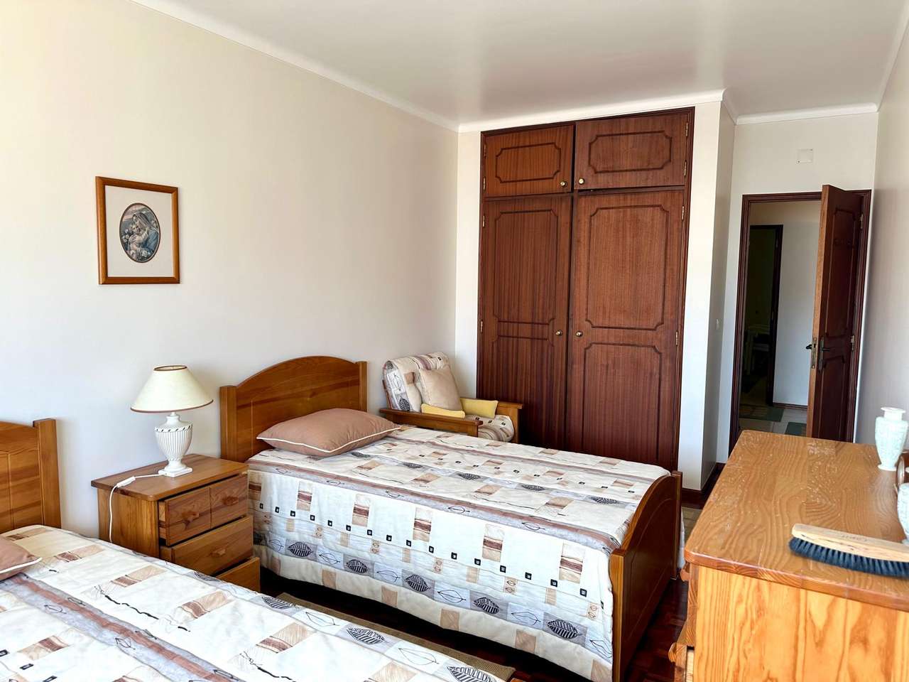 Apartamento T2 + 1-23