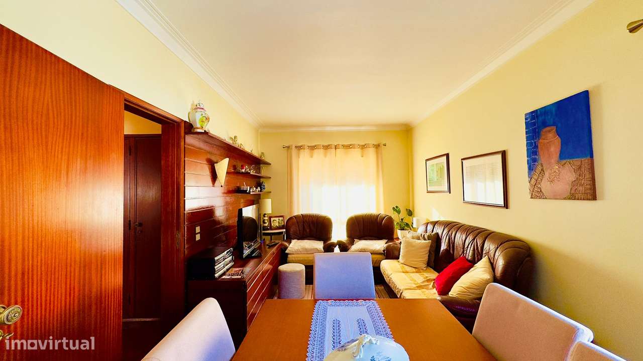 Andar de Moradia T2 | 70 m² | Varanda | Garagem | Porto Salvo-4
