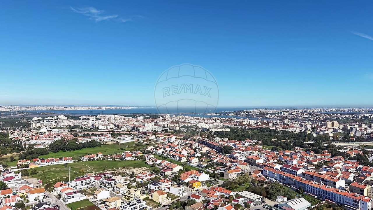 Moradia T4 para venda-26