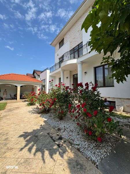 Vila de lux deosebita cu cinema  str salcamilor  la Dudu Chiajna - Imagine principală: 5/8