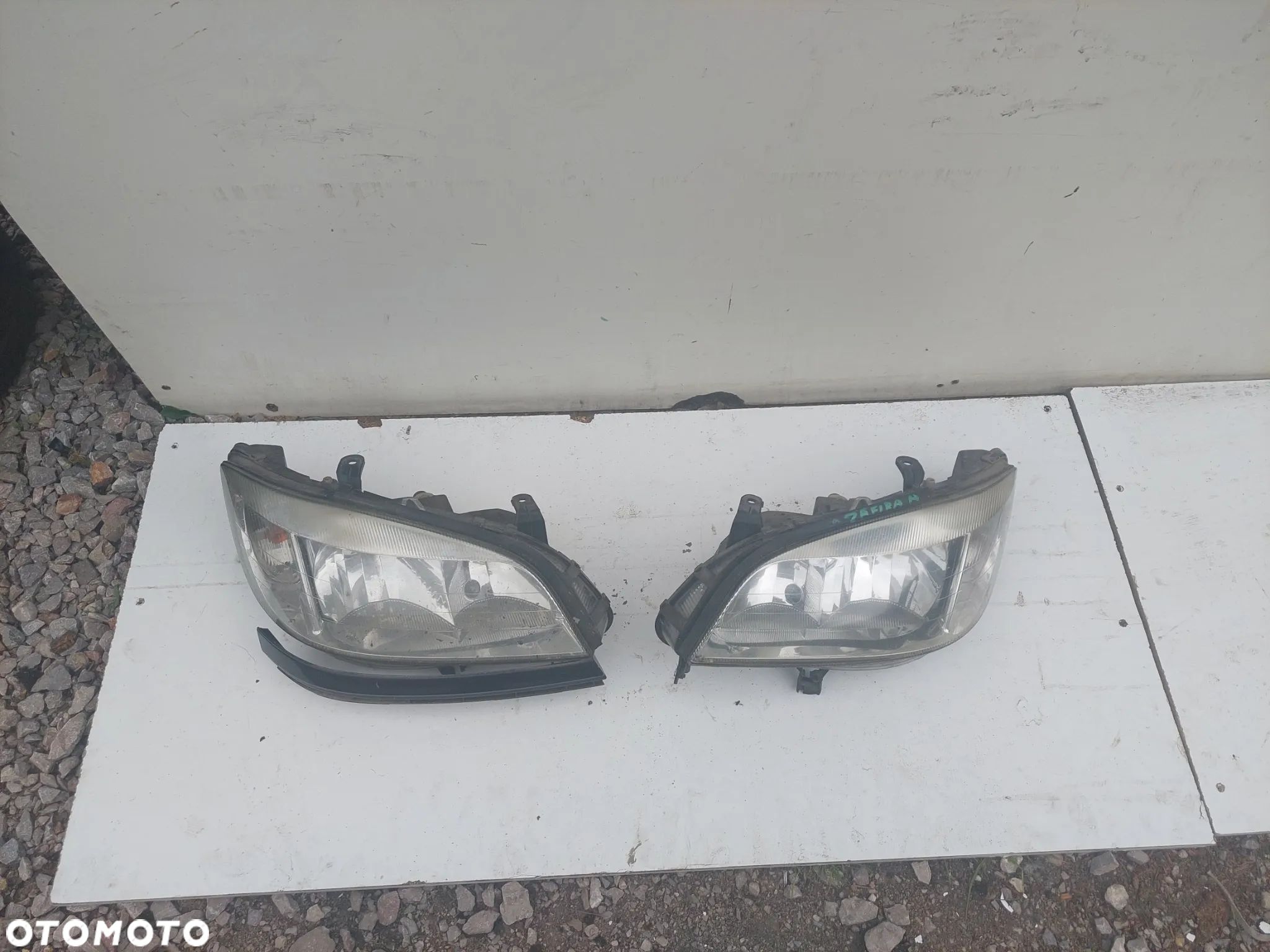 Reflektor Lampa Lewy Prawy Przód Opel Zafira A Europa - 1