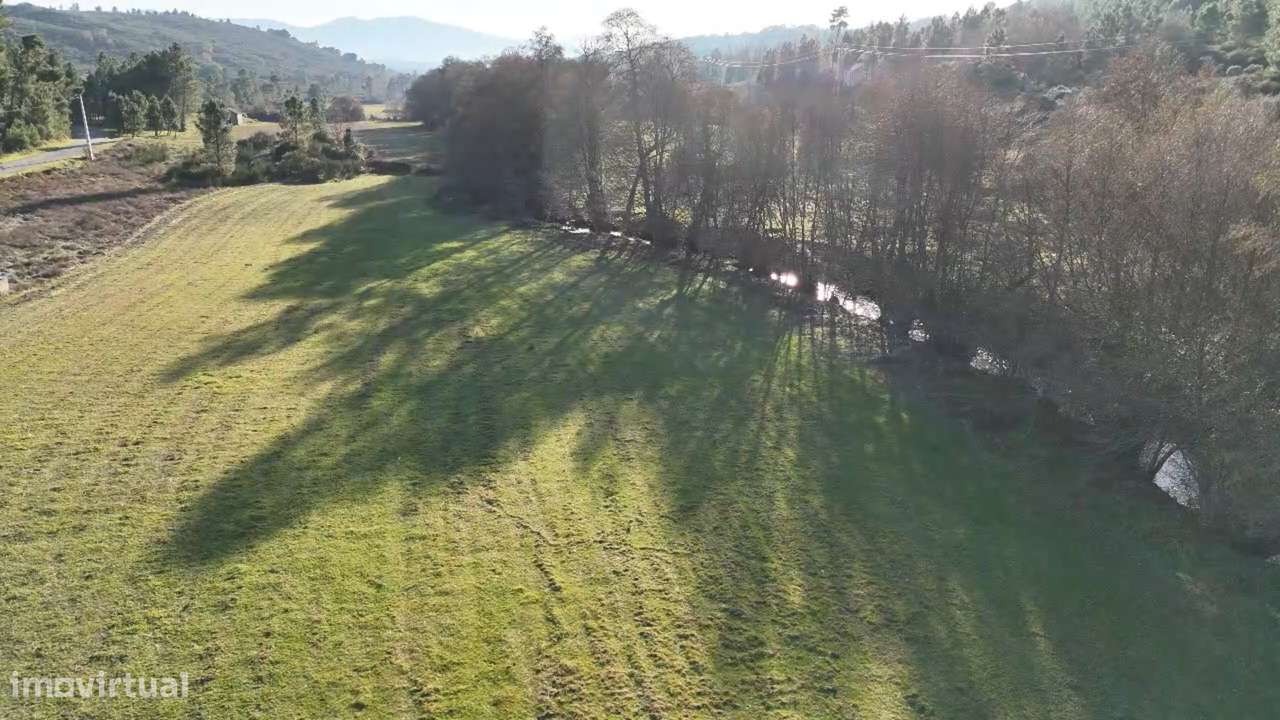 O Refúgio Perfeito entre o Rio e a Natureza: Quinta com 2 Hectares-6