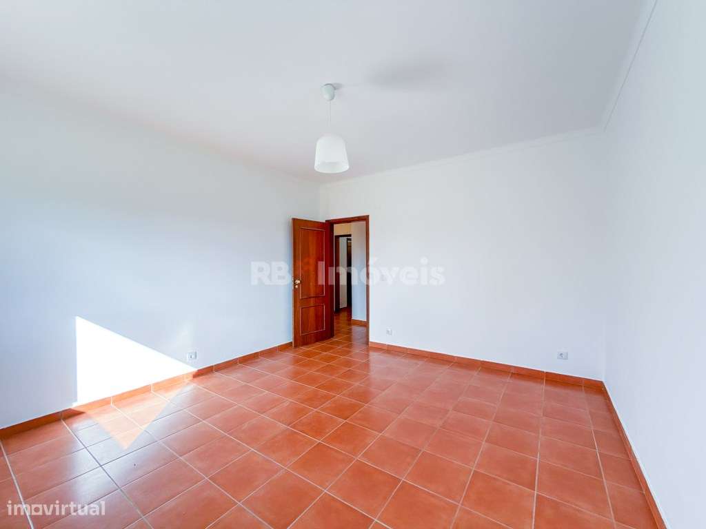 Moradia T3, c/ Jardim, Garagem e Zona de Estar Exterior - Castelo d...-42