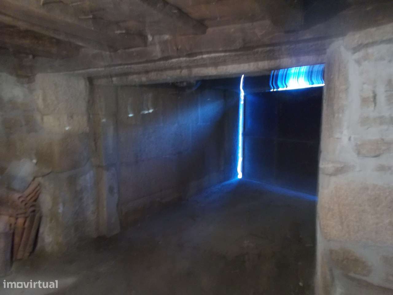 Casa e Garagem Oportunidade 15 minutos de Chaves-12