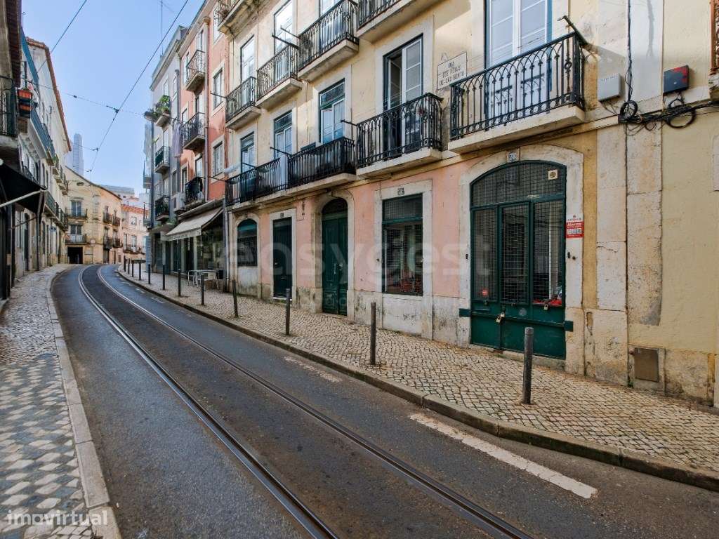 T2 remodelado no coração de Lisboa, entre o Bairro Alto e Santos-33