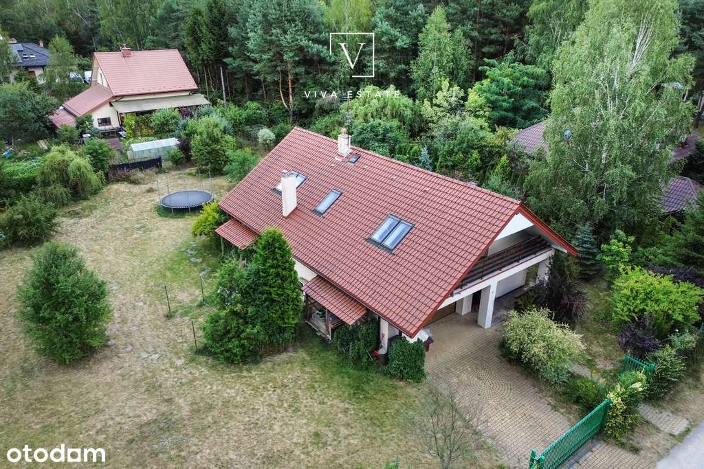 Rodzinny dom w otoczeniu zieleni-5