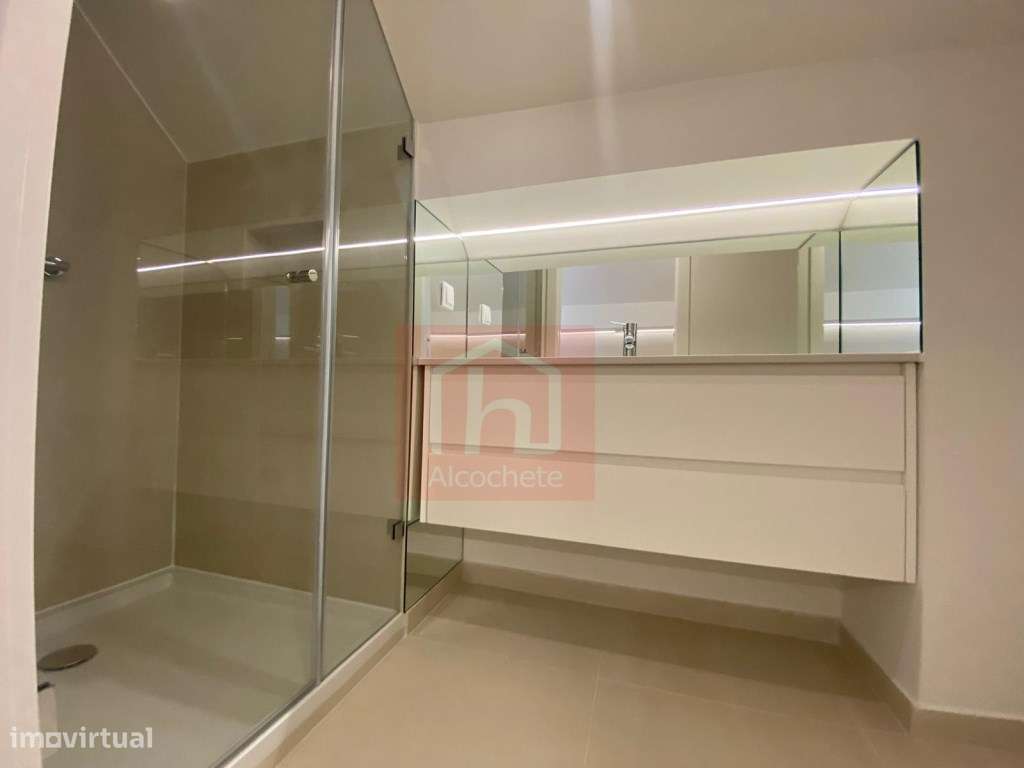 Apartamento duplex T2+2 com terraço no centro histórico Alcochete-23