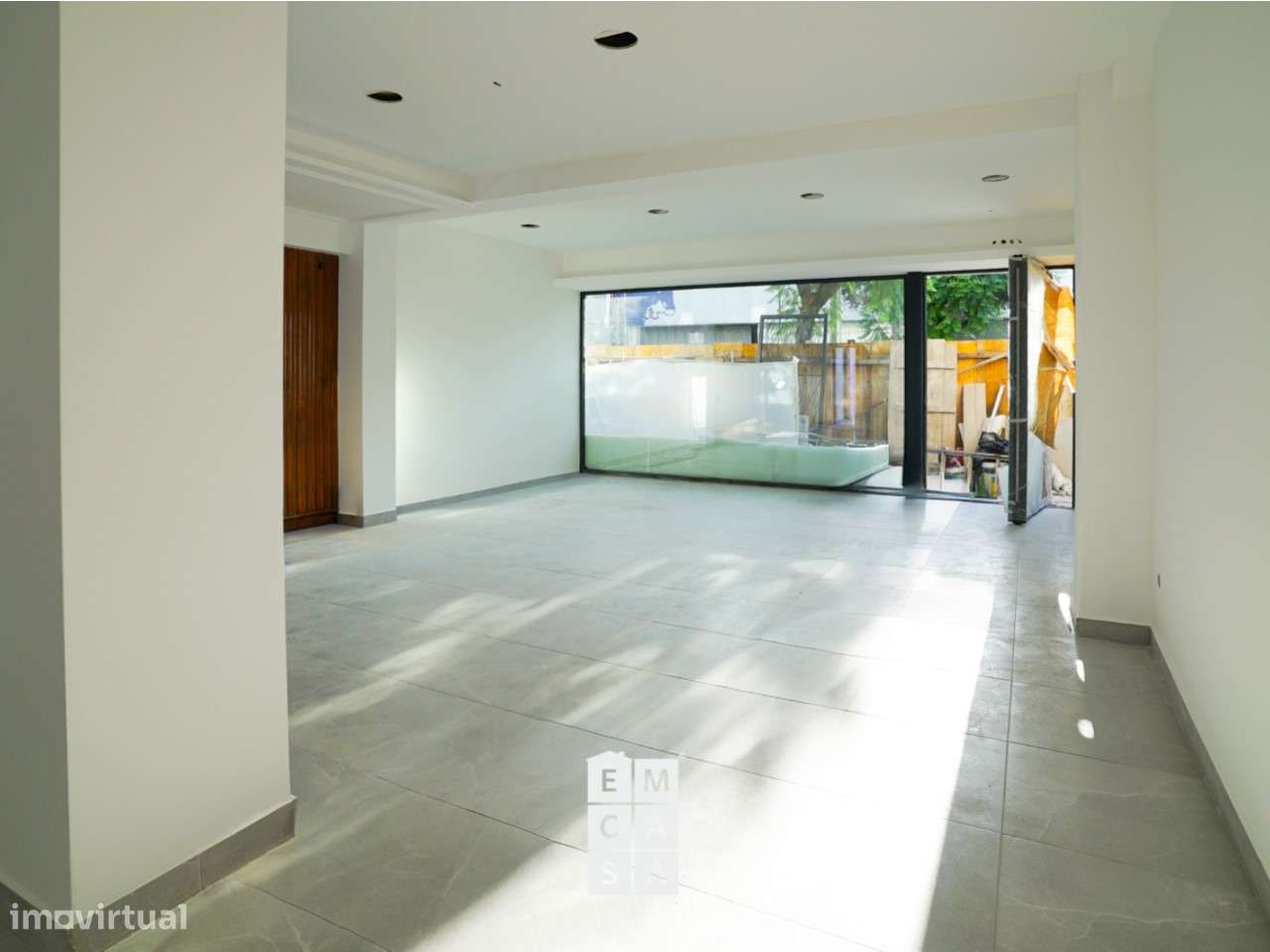 Loja  Arrendamento em Oliveira de Azeméis, Santiago de Riba-Ul, Ul, Ma - Grande imagem: 3/9