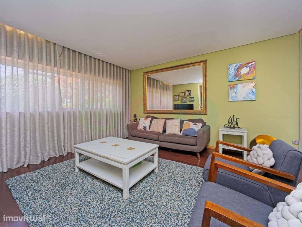 Moradia T3 em Vale S. Cosme- Piscina e jardim privativo-15