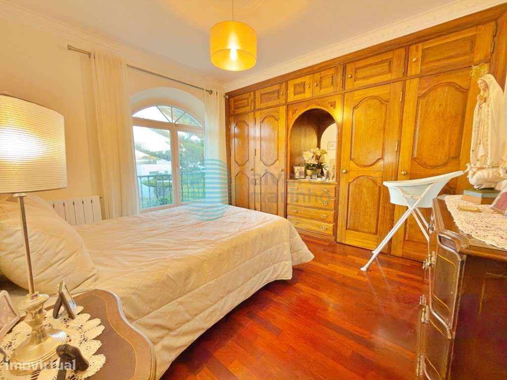 Moradia V5 com terreno com 2075m2, vista de mar-46