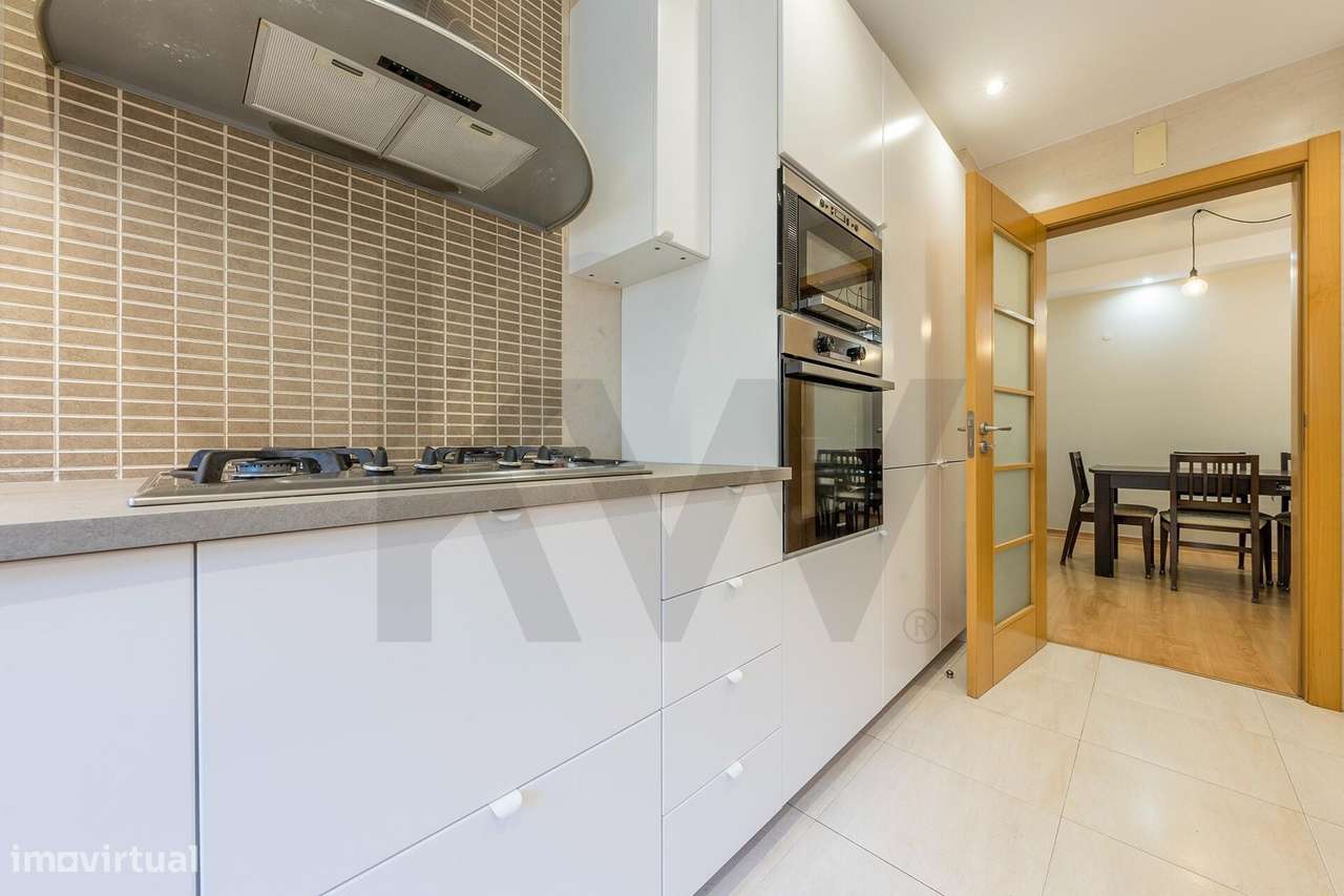 T2 com Box de 50 m2 no Parque Residencial do Almirante – Santo António-14