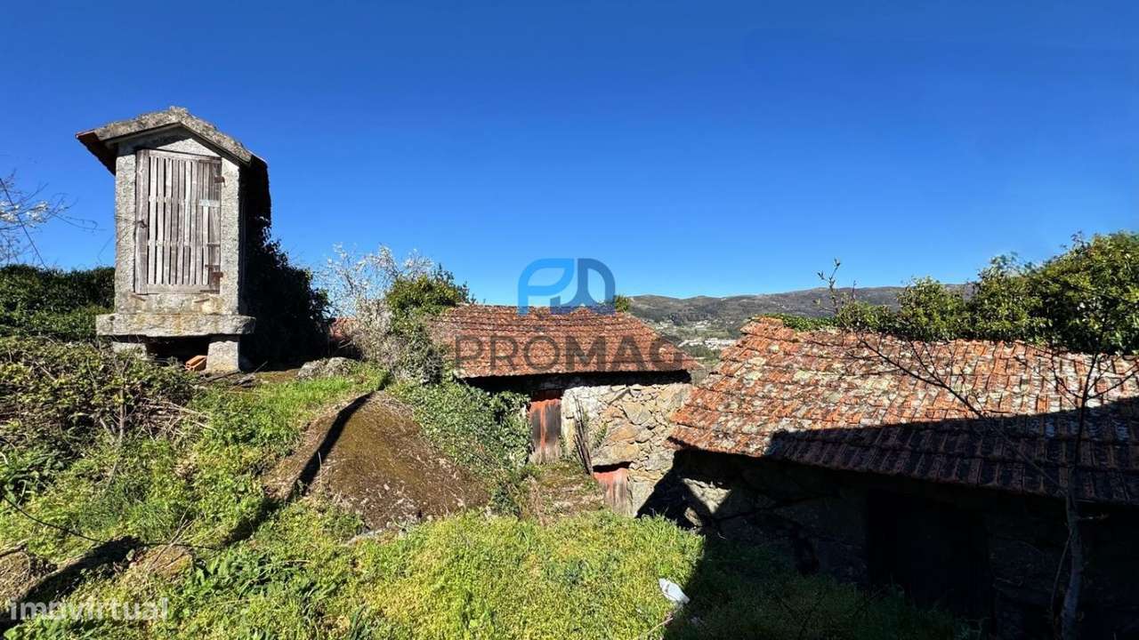 Oportunidade Única: Conjunto 3 Moradias em Granito Vistas Panorâmicas-35