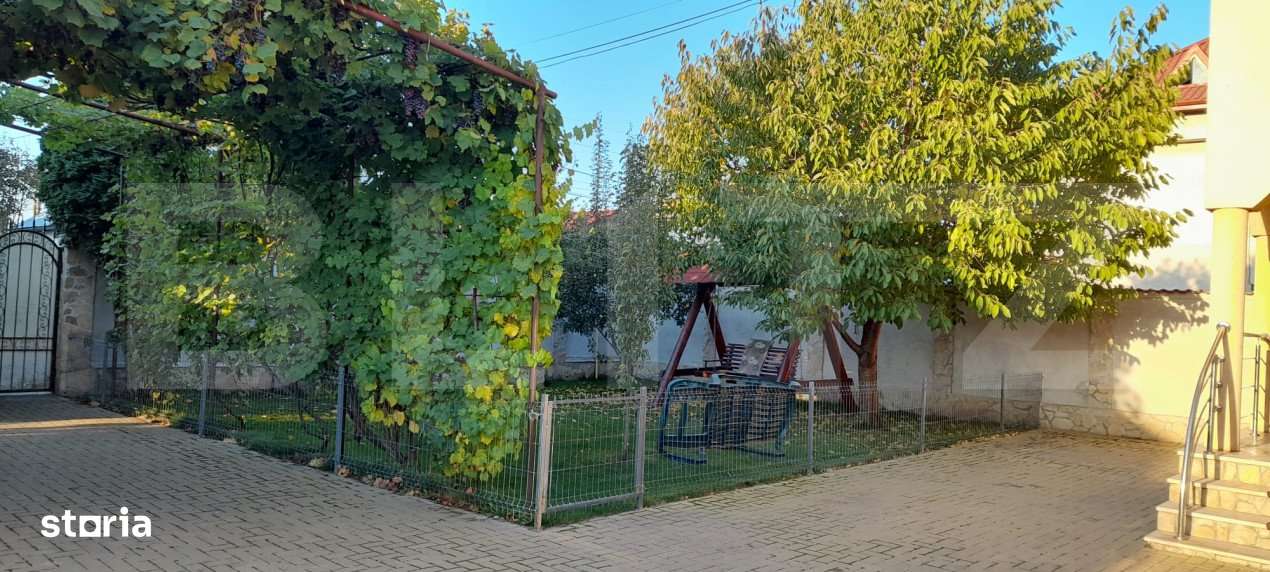 Casa cu 4 camere, 220 mp, zona Itcani - Imagine principală: 4/13