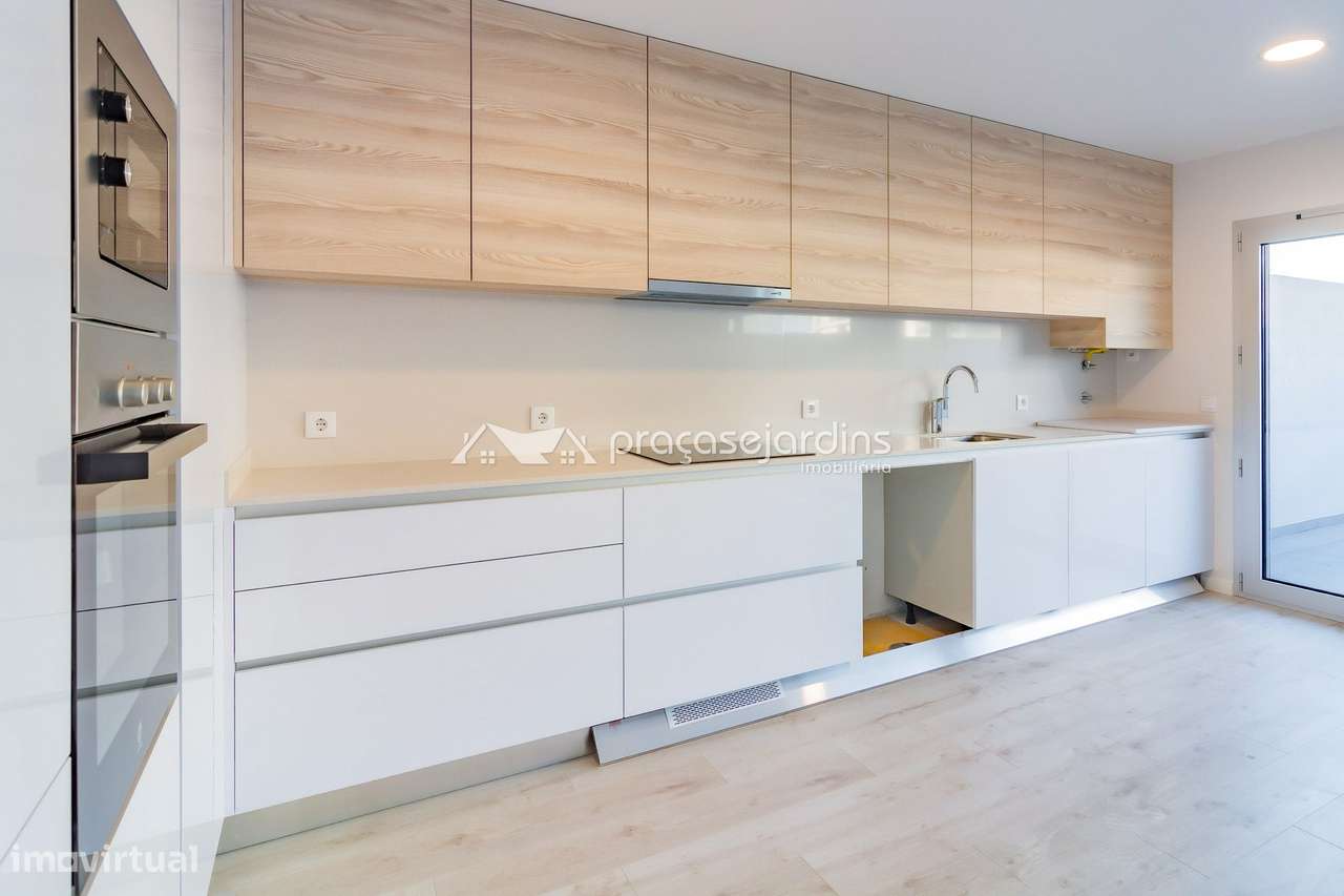 Espaçoso Apartamento com 3 frentes-1